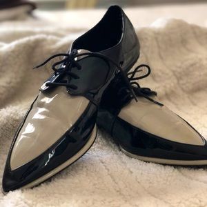 ZARA - cream and black loafers